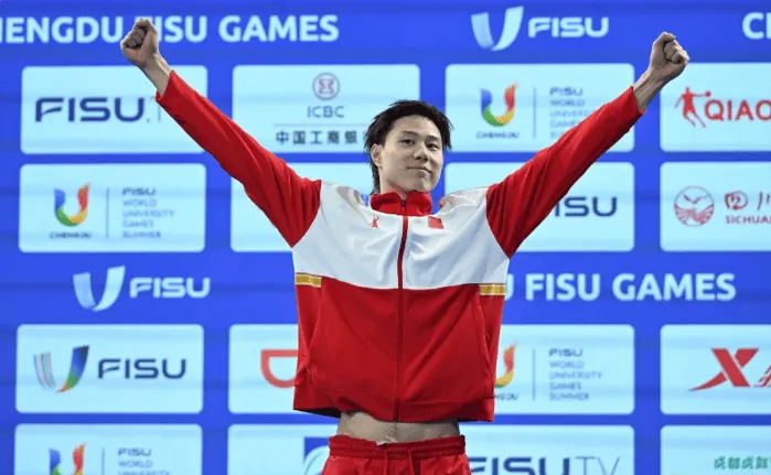 青蛙王对决！秦海洋将与另外六位历史上跑得最快的10名选手争夺100m青蛙金牌